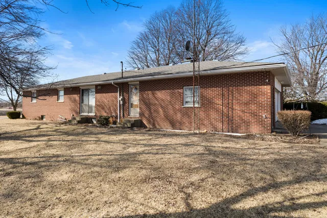 $224,900 | 586 Highway 45, Paxton, IL 60957