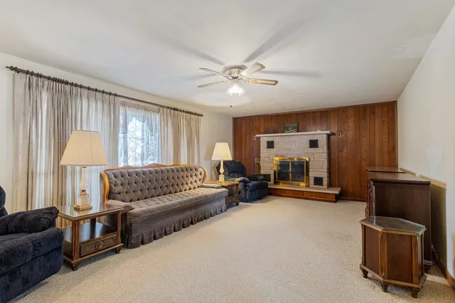 $224,900 | 586 Highway 45, Paxton, IL 60957