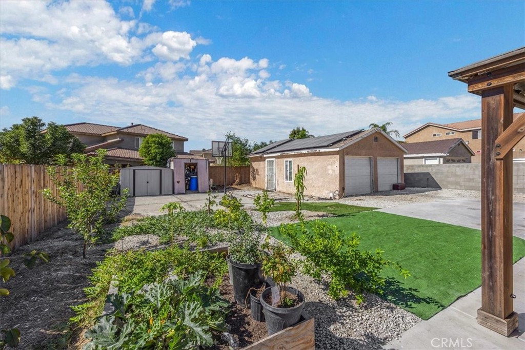 414 South Linden Avenue Rialto, CA 92376 - Photo 10 of 44