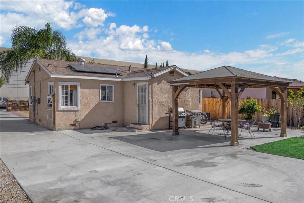 414 South Linden Avenue Rialto, CA 92376 - Photo 12 of 44