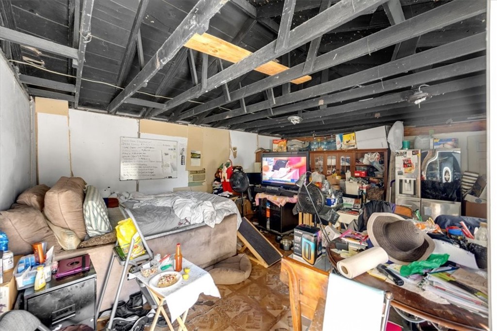 414 South Linden Avenue Rialto, CA 92376 - Photo 36 of 44 Garage