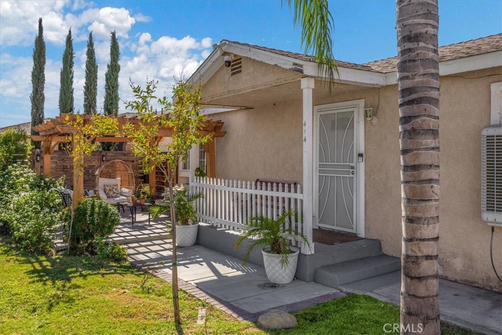 414 South Linden Avenue Rialto, CA 92376 - Photo 3 of 44