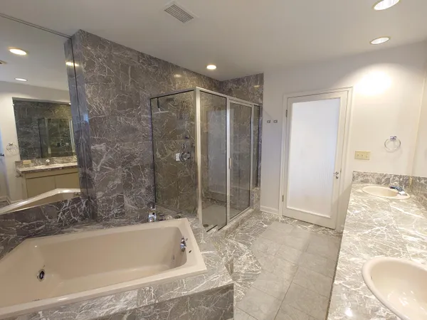 $4,300 | 3200 East Hampshire Street, Milwaukee, WI 53211