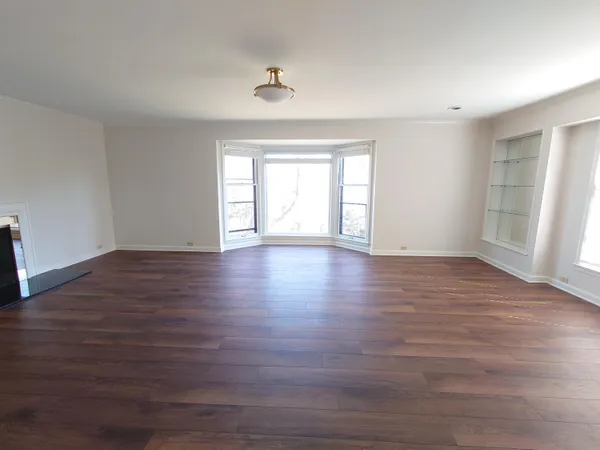 $4,300 | 3200 East Hampshire Street, Milwaukee, WI 53211