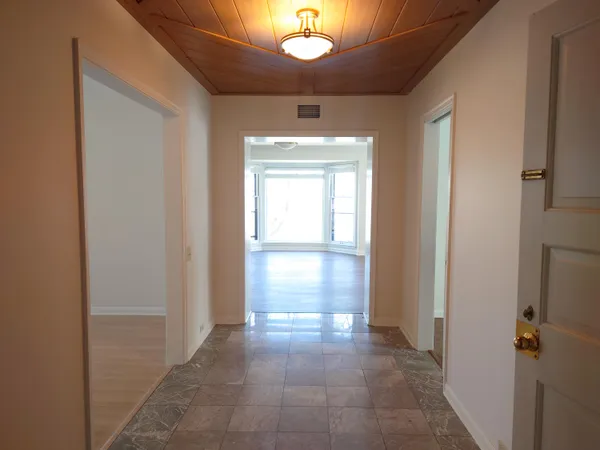 $4,300 | 3200 East Hampshire Street, Milwaukee, WI 53211