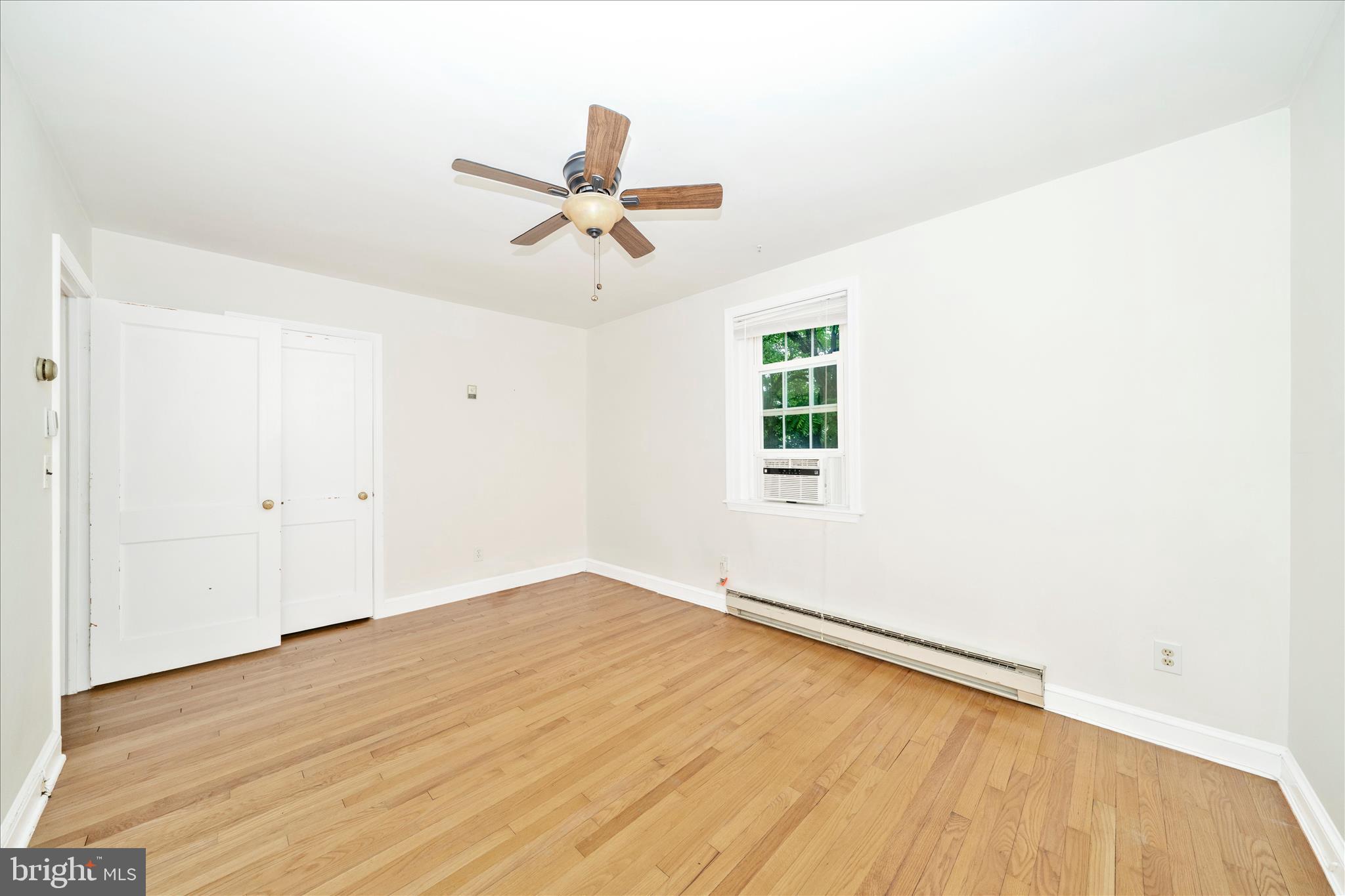 25930 Ridge Road Damascus, MD 20872 - Photo 11 of 62 Unit 1 Bedroom