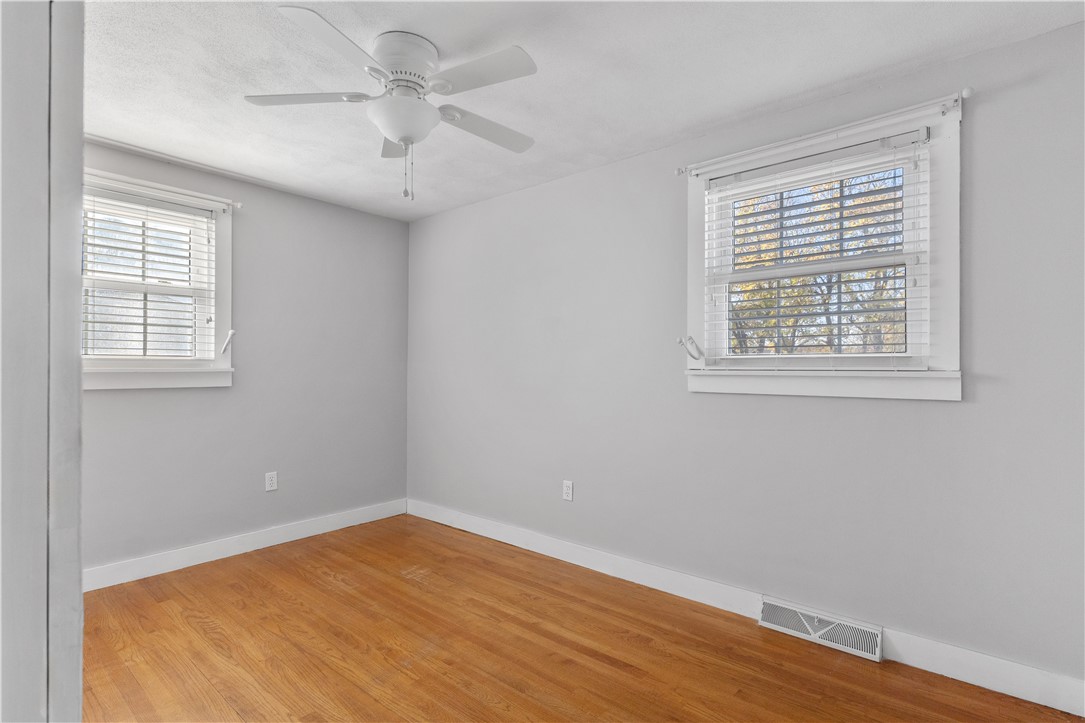 61 Kerri Lyn Road Warwick, RI 02889 - Photo 18 of 39