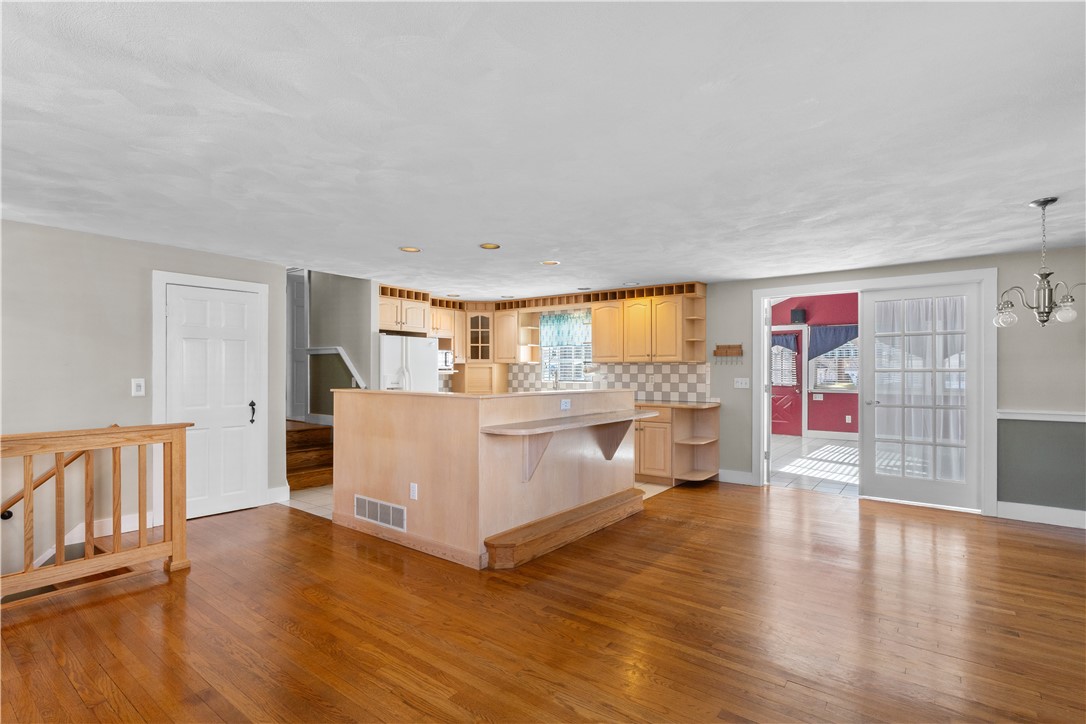 61 Kerri Lyn Road Warwick, RI 02889 - Photo 6 of 39