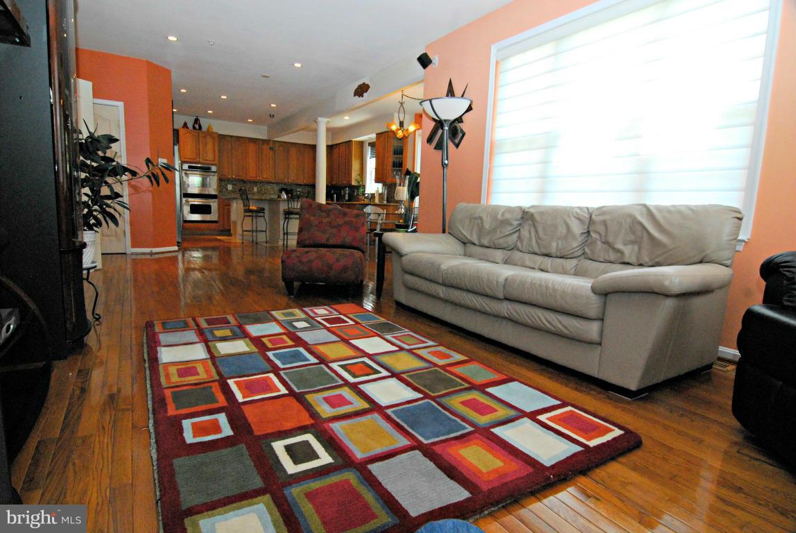 12405 Spring Ridge Court Laurel, MD 20708 - Photo 13 of 30 Family Room