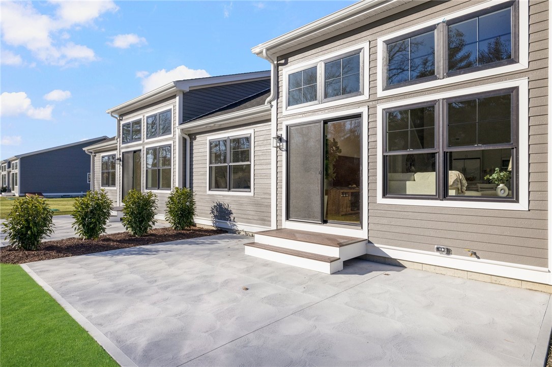 42 Overlook Lane Glocester, RI 02814 - Photo 5 of 37