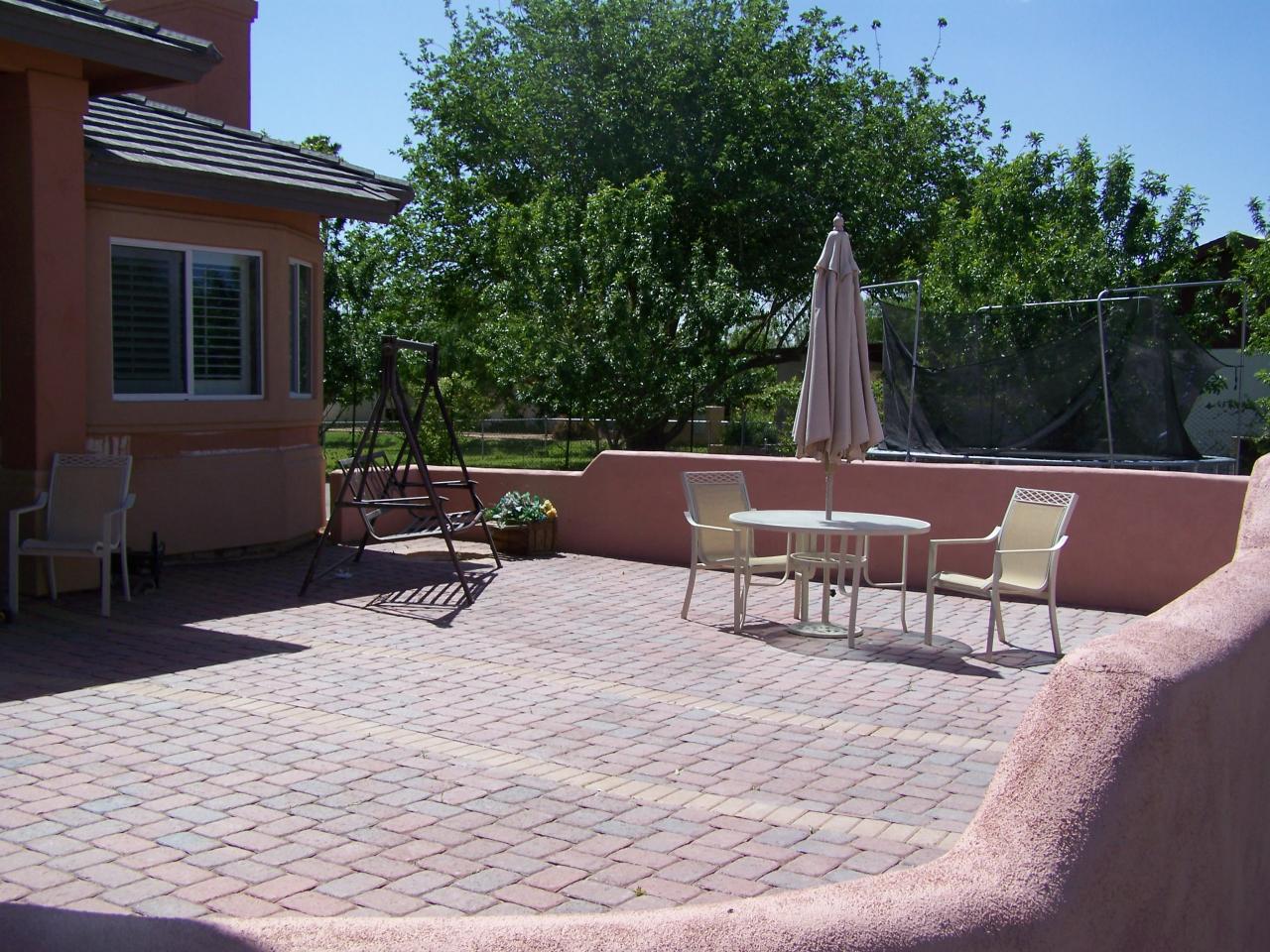 16715 East Frye Road Gilbert, AZ 85295 - Photo 4 of 7 court yard