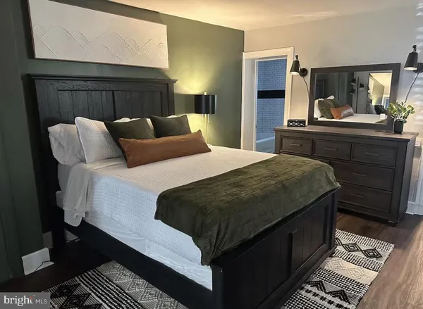 $1,700 | 417 Delaware Street, New Castle, DE 19720