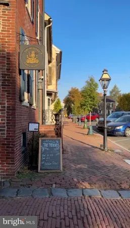 $1,700 | 417 Delaware Street, New Castle, DE 19720