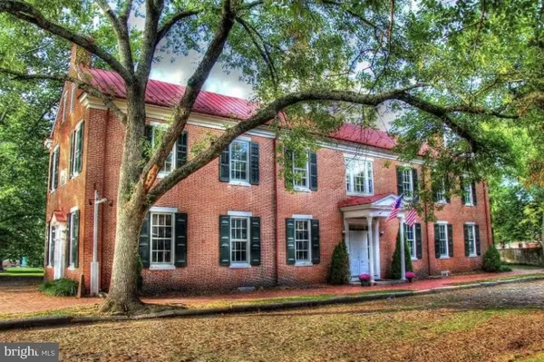 $1,700 | 417 Delaware Street, New Castle, DE 19720