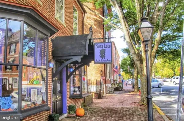 $1,700 | 417 Delaware Street, New Castle, DE 19720