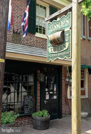 $1,700 | 417 Delaware Street, New Castle, DE 19720