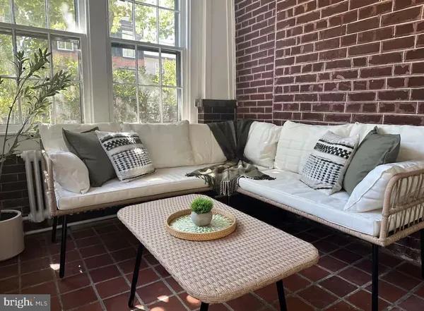 $1,700 | 417 Delaware Street, New Castle, DE 19720