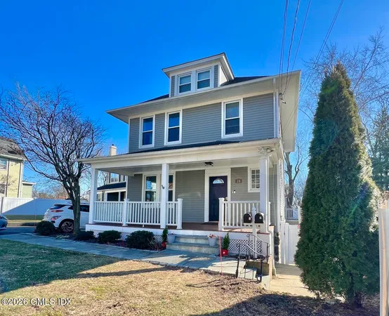 $3,700 | 28 Wessels Place, Unit 1, Greenwich, CT 06830