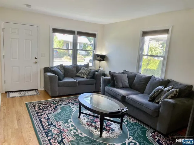 $689,000 | 13 Jersey Avenue, Mahwah, NJ 07430