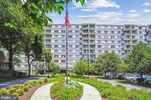 $2,550 | 4977 Battery Lane, Unit 1311, Bethesda, MD 20814