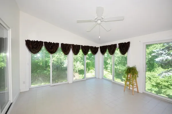 $2,000,000 | 9 Breezy Point Road, Acton, MA 01720