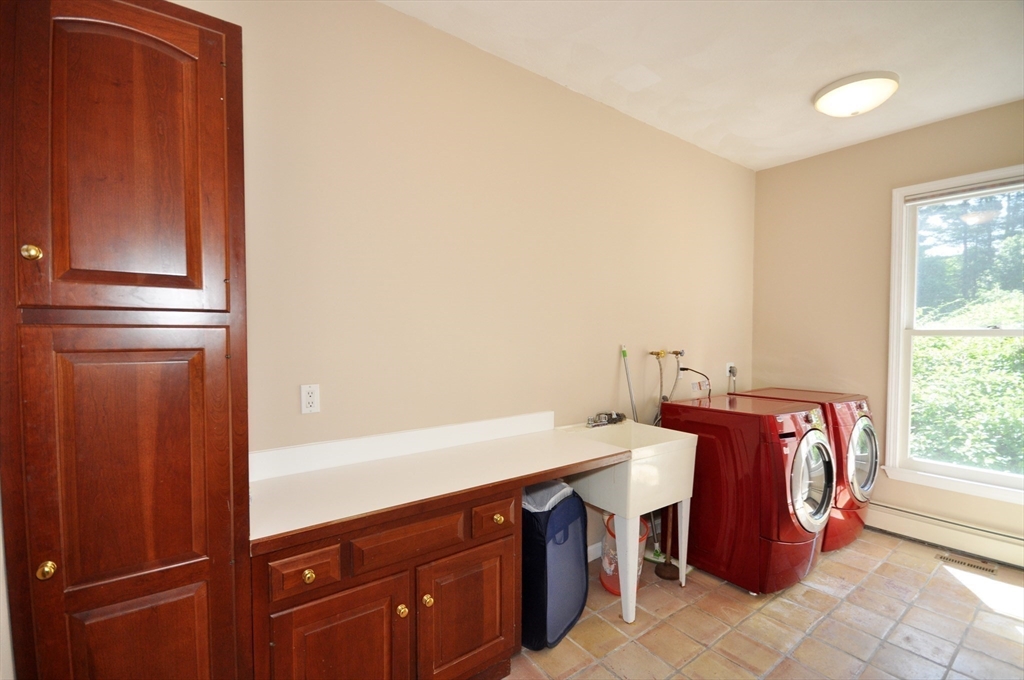 9 Breezy Point Road Acton, MA 01720 - Photo 23 of 42