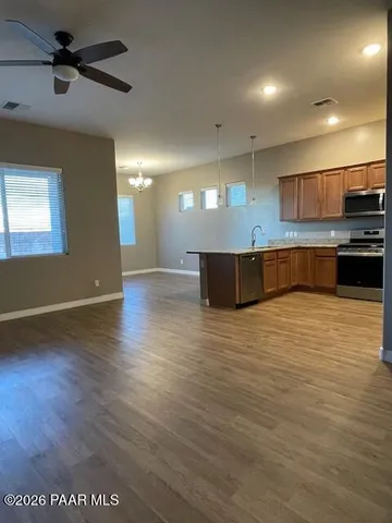 $2,295 | 5649 North Teaberry Lane, Unit 11, Prescott Valley, AZ 86314