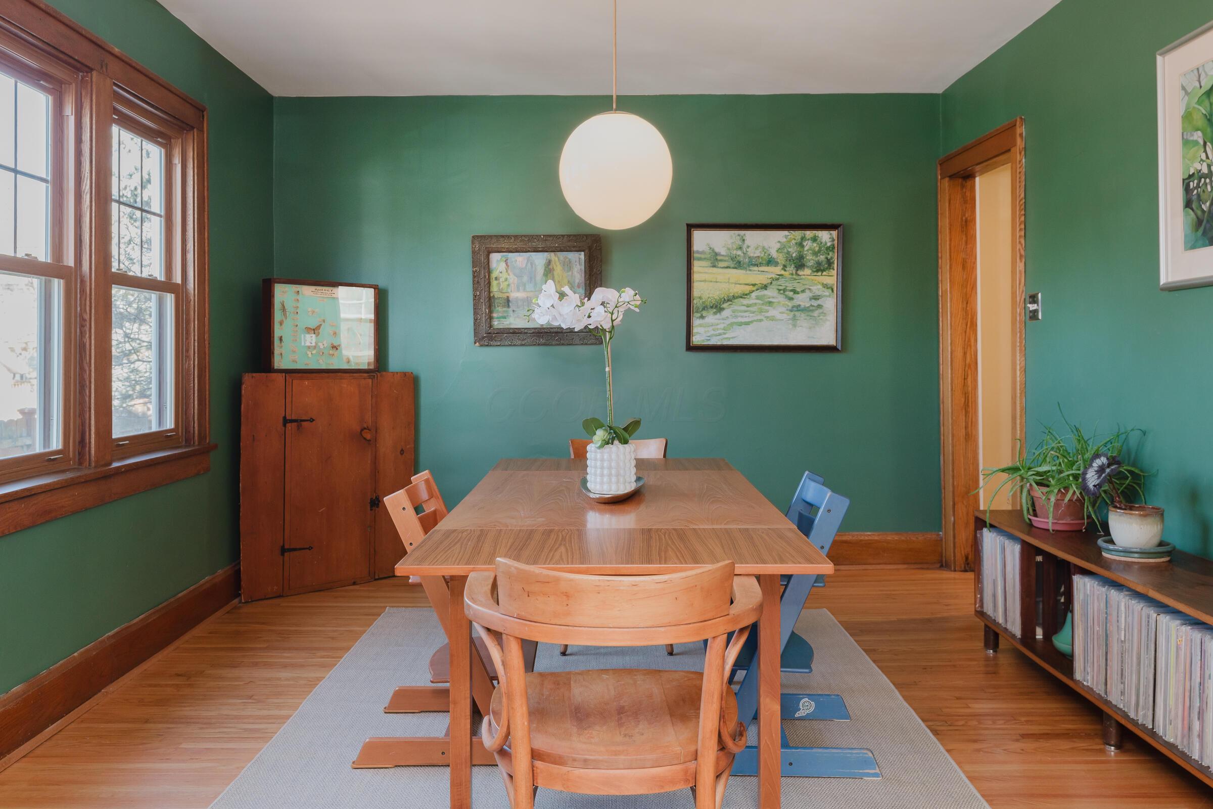 278 Crestview Road Columbus, OH 43202 - Photo 13 of 50 The spacious dining room will be an ideal space to host your holiday feasts and evening dinners with your favorite people.