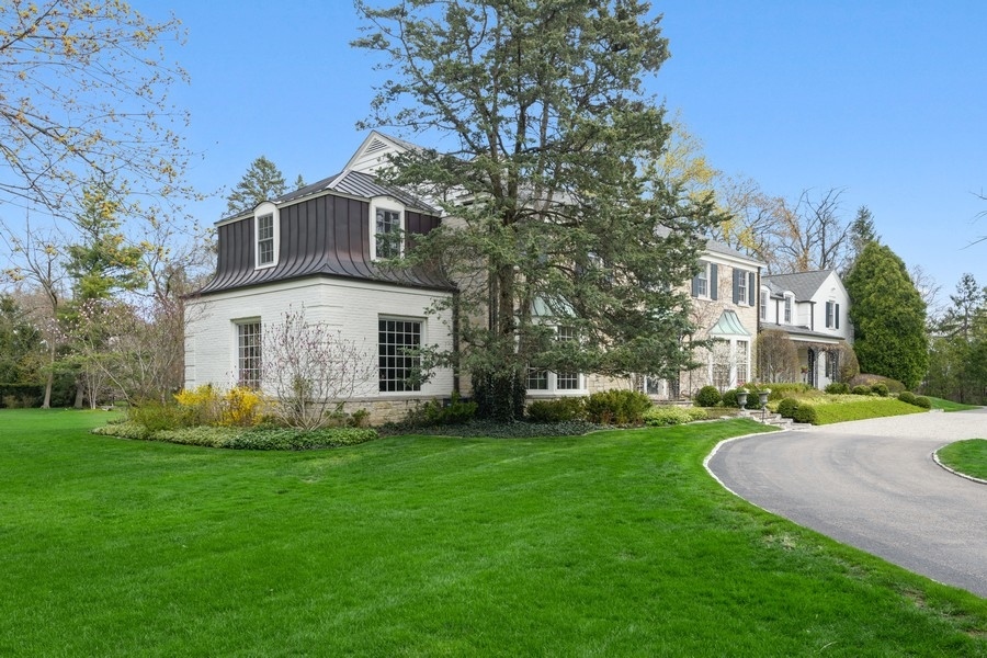 7 Woodley Road Winnetka, IL 60093 - Photo 3 of 62