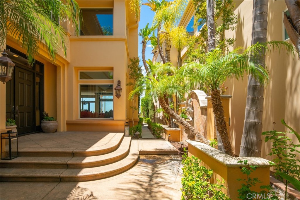 35 Silver Pine Drive Newport Coast, CA 92657 - Photo 4 of 31 a view of outdoor space deck and living room