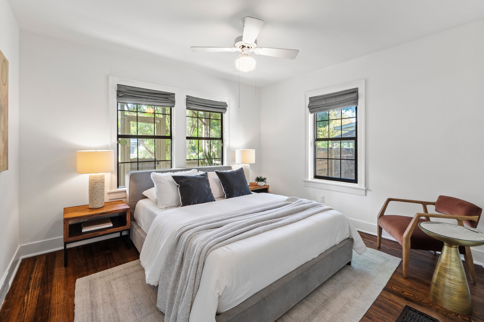 4802 Rowena Avenue Austin, TX 78751 - Photo 20 of 37 Second bedroom.