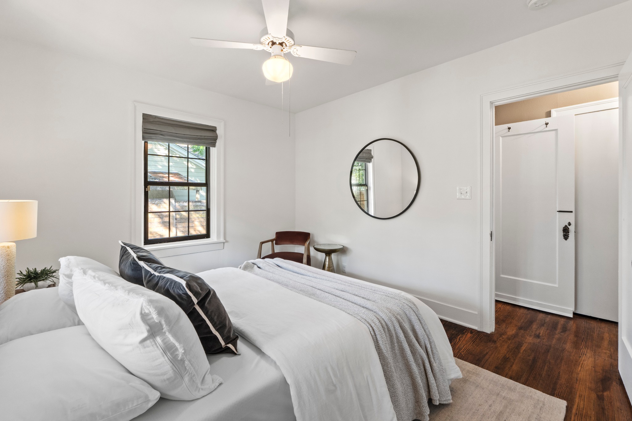 4802 Rowena Avenue Austin, TX 78751 - Photo 21 of 37 Second bedroom.