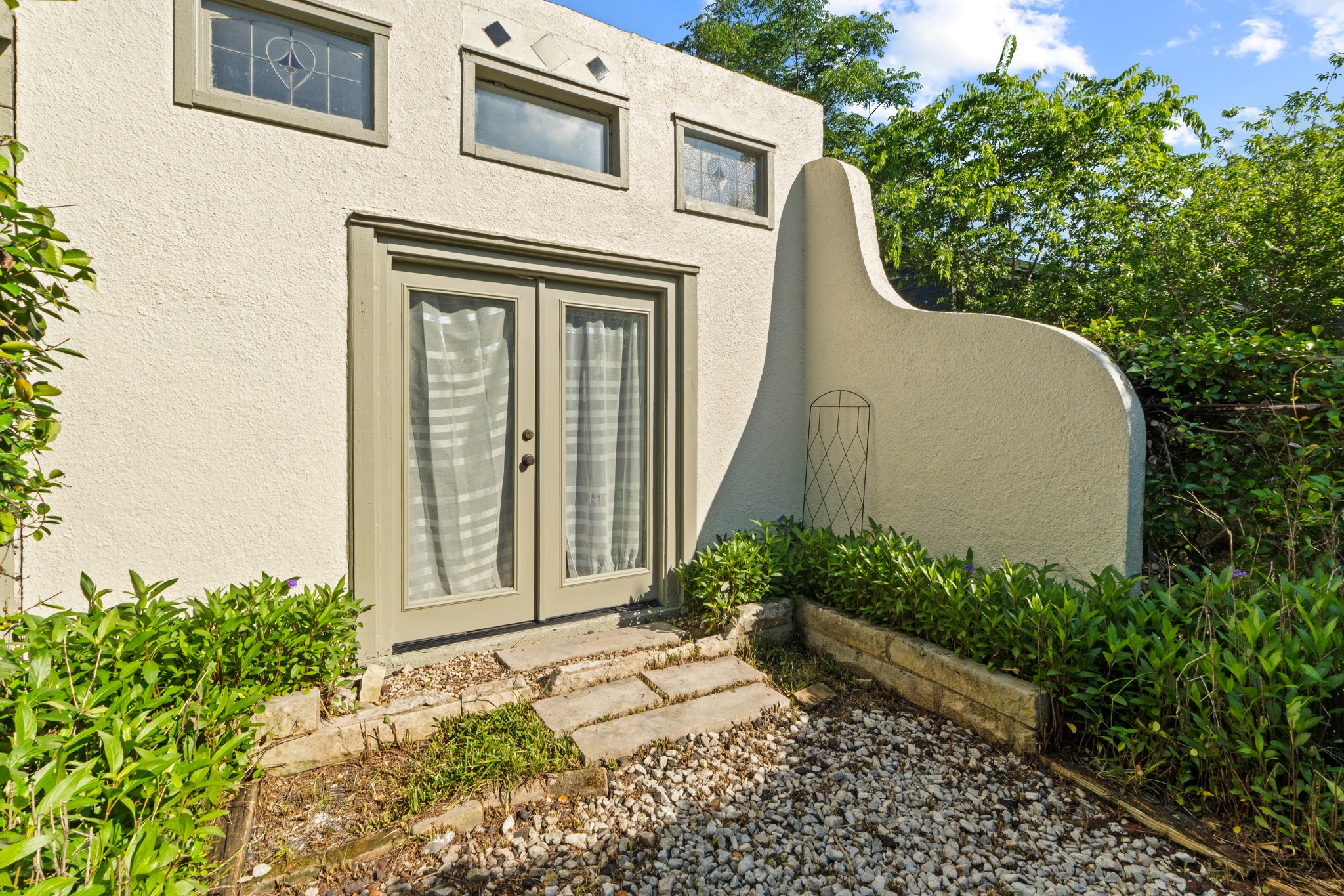 4802 Rowena Avenue Austin, TX 78751 - Photo 29 of 37 Private courtyard at front of house off of living room.