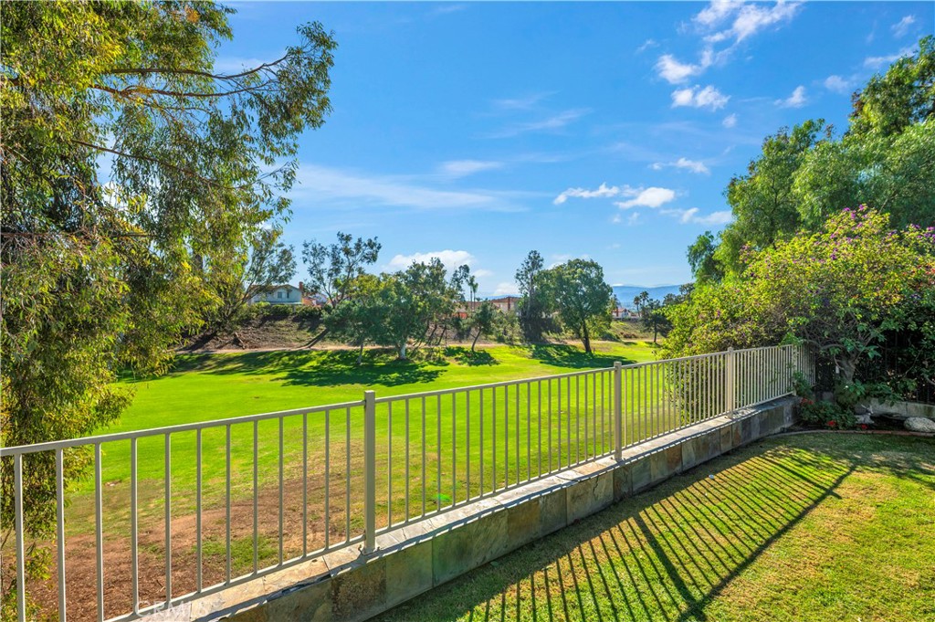475 Termino Avenue Corona, CA 92879 - Photo 28 of 35 a view of a balcony