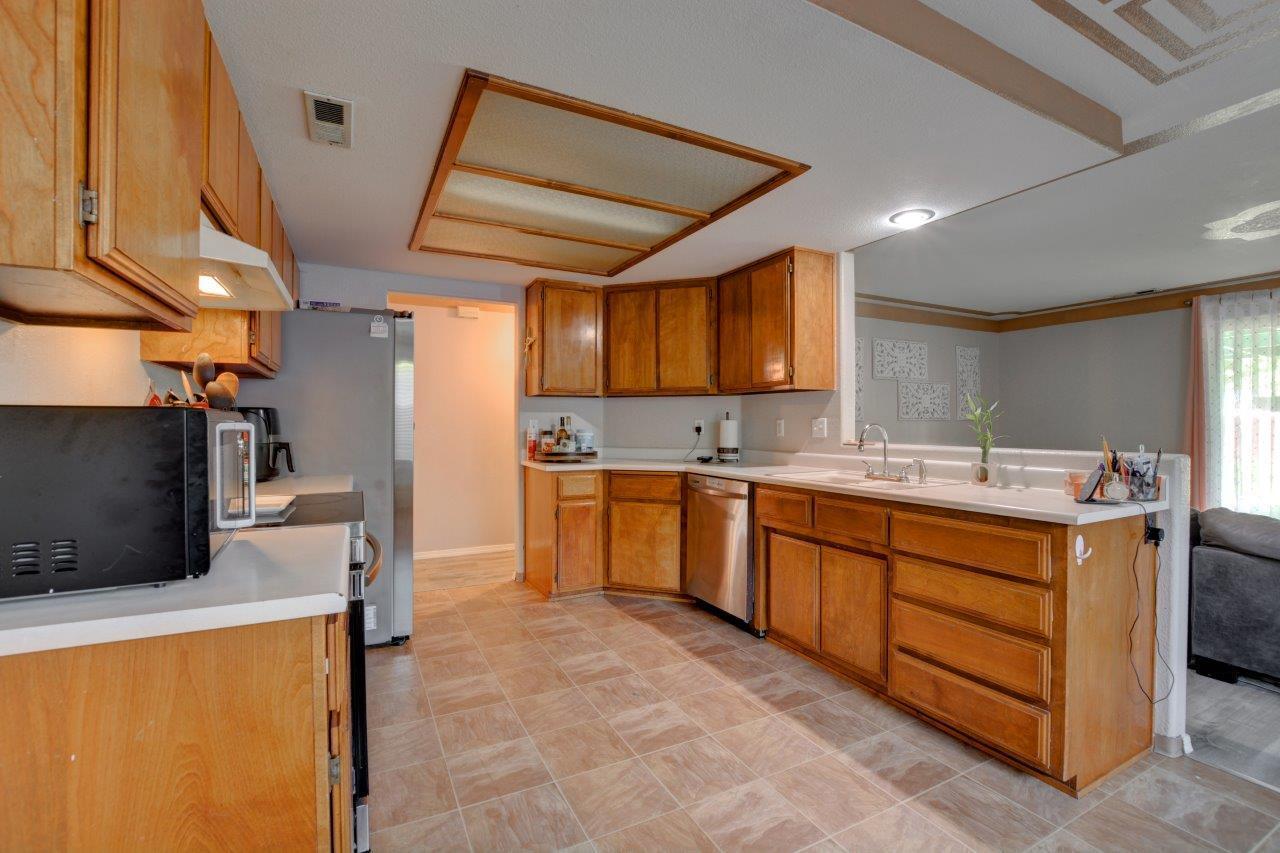 511 Mace Road Medford, OR 97501 - Photo 12 of 35 DSC_8909_10_11