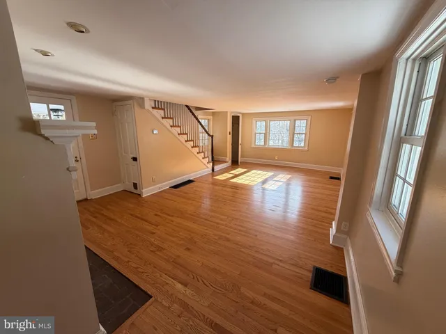 $2,650 | 810 Crum Creek Road, Media, PA 19063