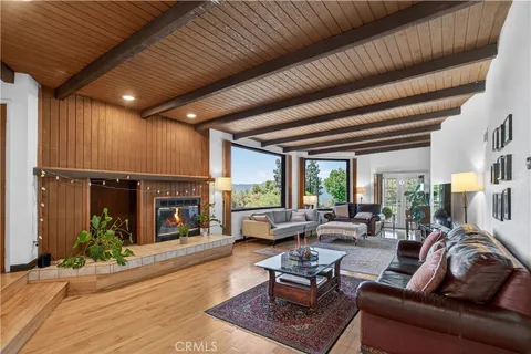 $1,828,000 | 5625 Terrace Drive, La Crescenta, CA 91214