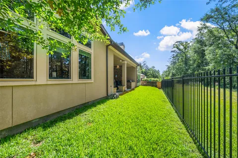 $855,000 | 109 Evergreen Oak Drive, Conroe, TX 77384