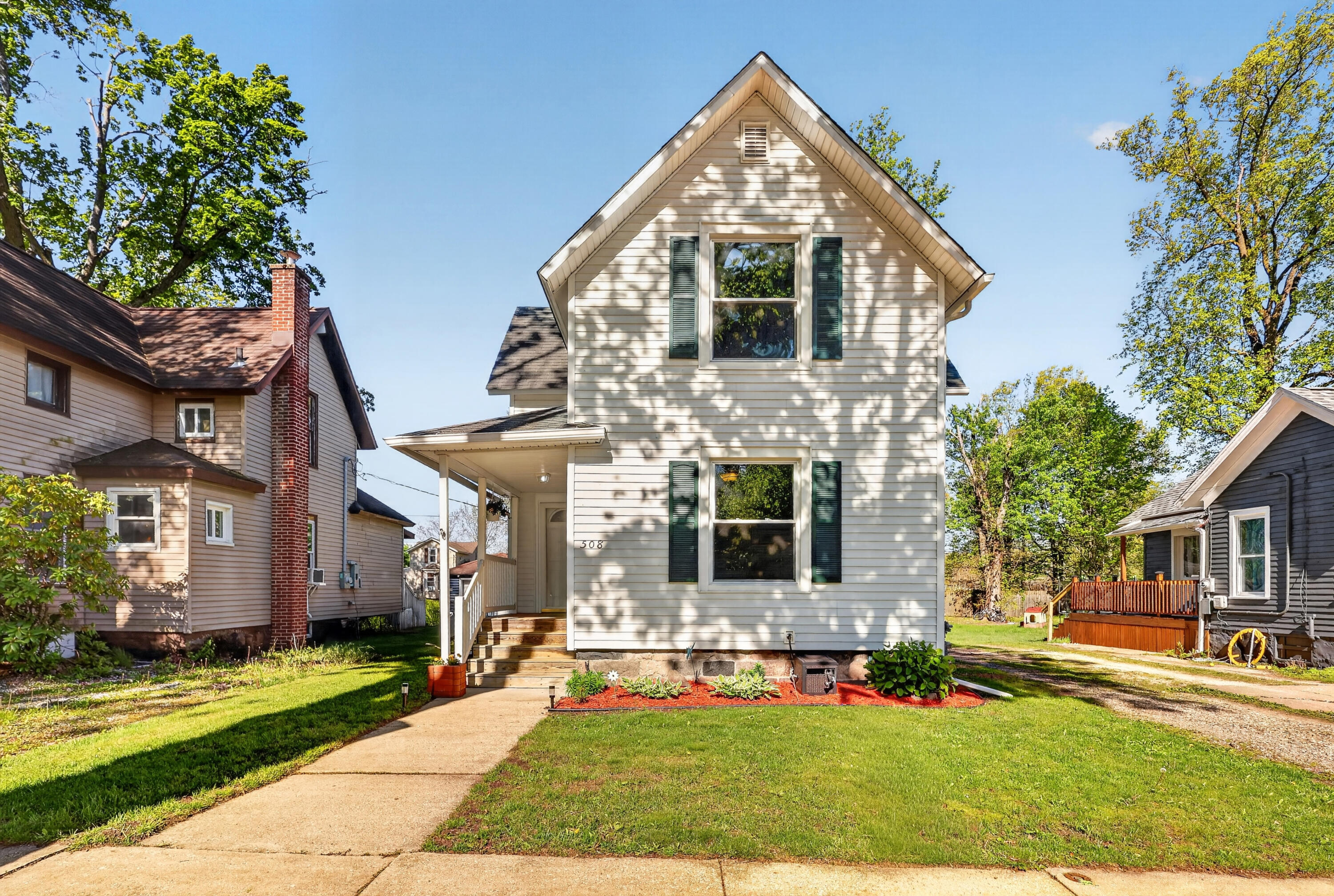 508 Maple Street Three Rivers, MI 49093 - Photo 2 of 42 05-508-Maple-St-Three-Rivers-MI-49093-Wi
