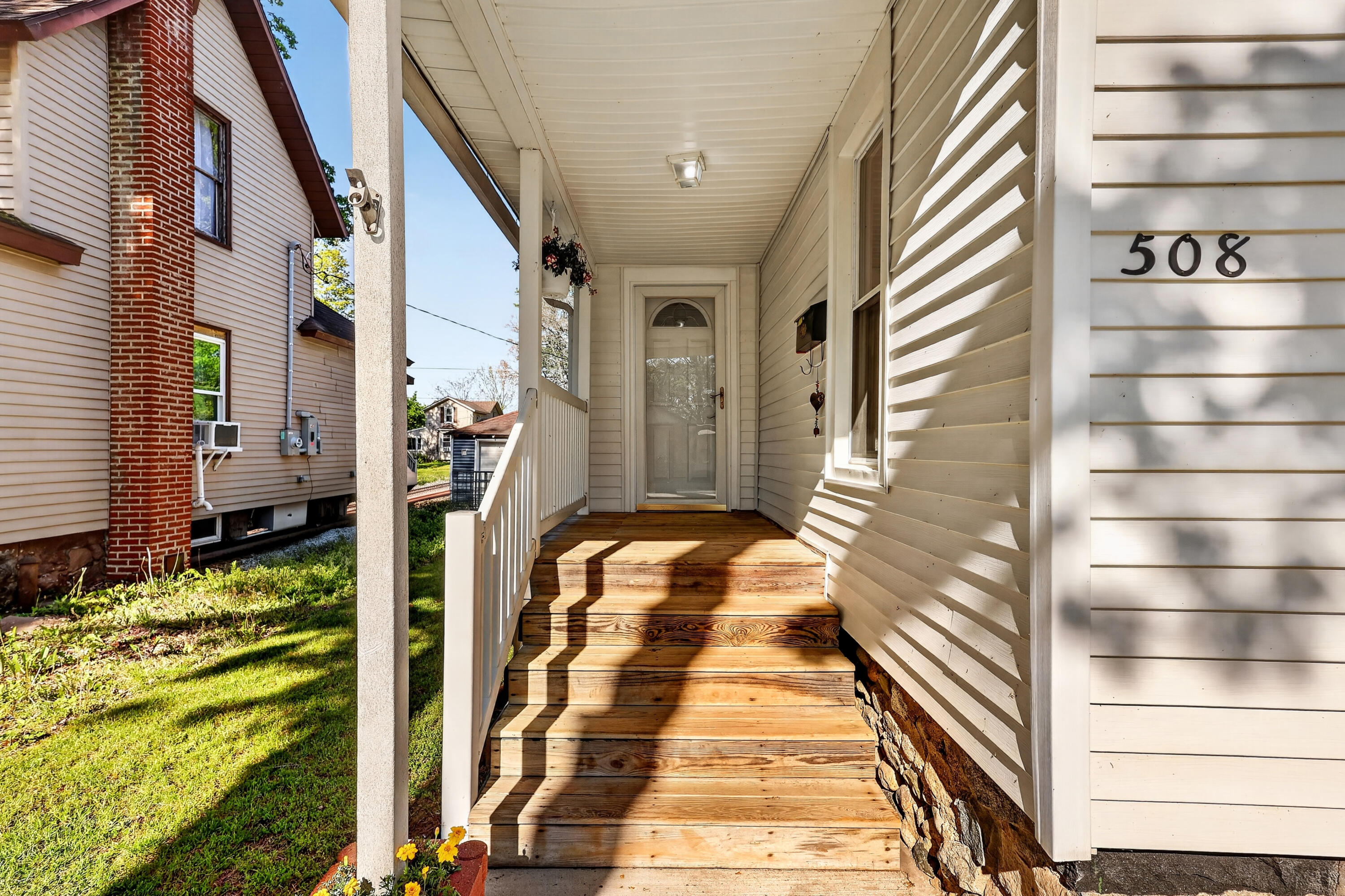 508 Maple Street Three Rivers, MI 49093 - Photo 4 of 42 06-508-Maple-St-Three-Rivers-MI-49093-Wi