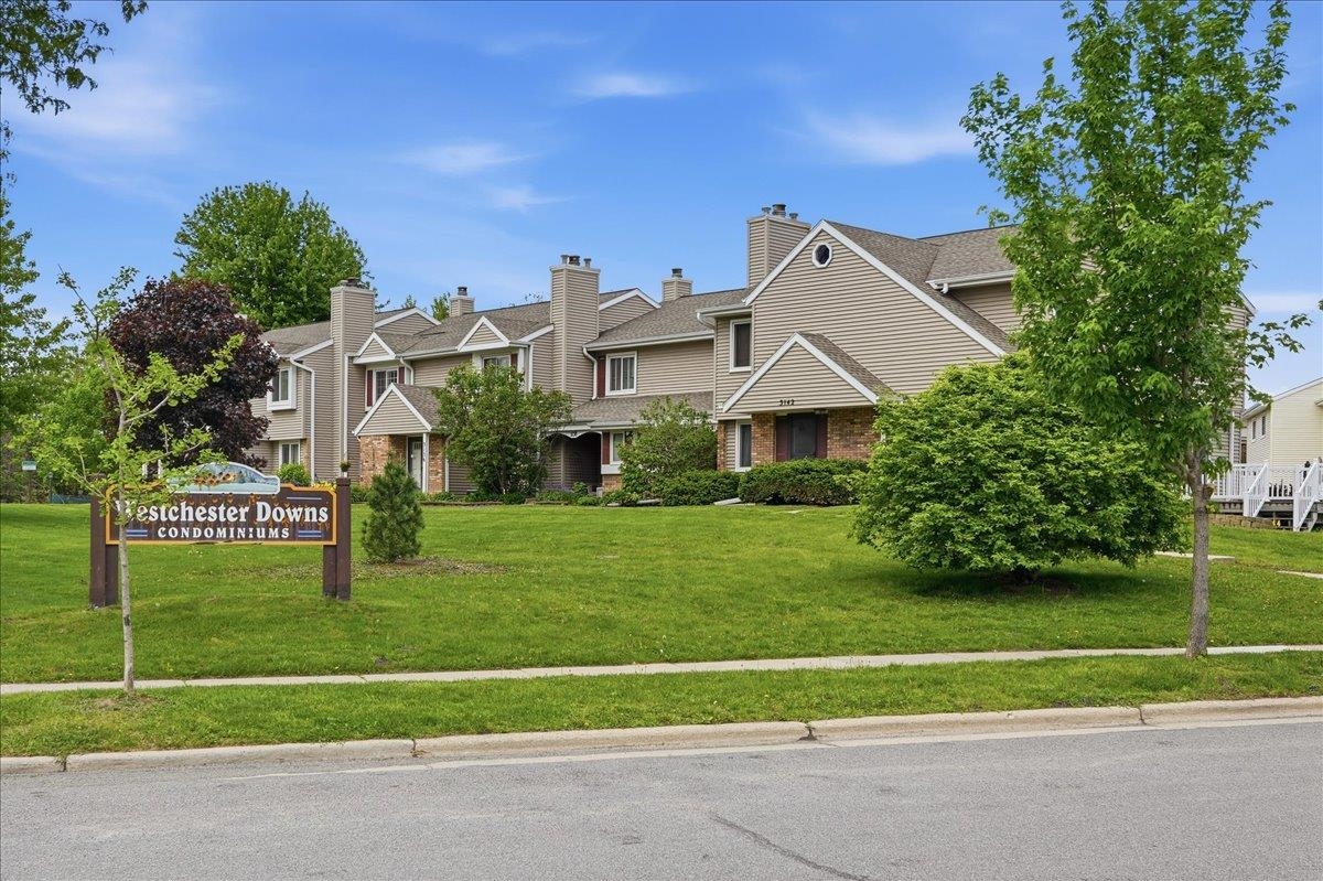 3134 Patty Lane, Unit 3134 Middleton, WI 53562 - Photo 4 of 35