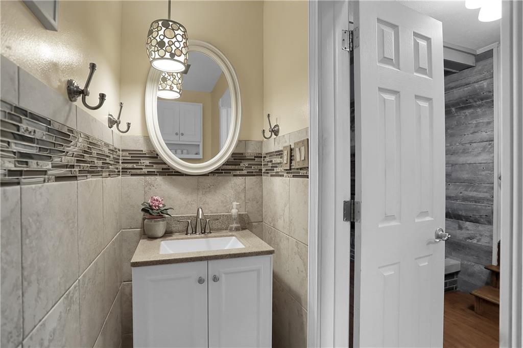 8117 Lieber Road Indianapolis, IN 46260 - Photo 12 of 34 Gallery Image 12