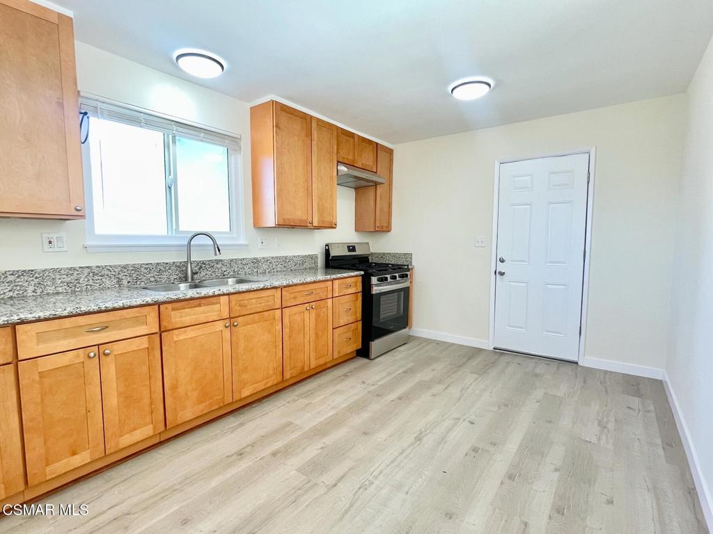 1240 Graham Street Simi Valley, CA 93065 - Photo 4 of 19