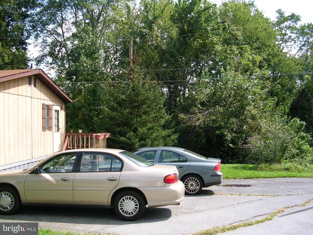 184 Weidler Lane Lititz, PA 17543 - Photo 2 of 7 Gallery Image 2