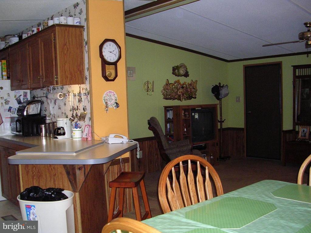 184 Weidler Lane Lititz, PA 17543 - Photo 5 of 7 Gallery Image 5