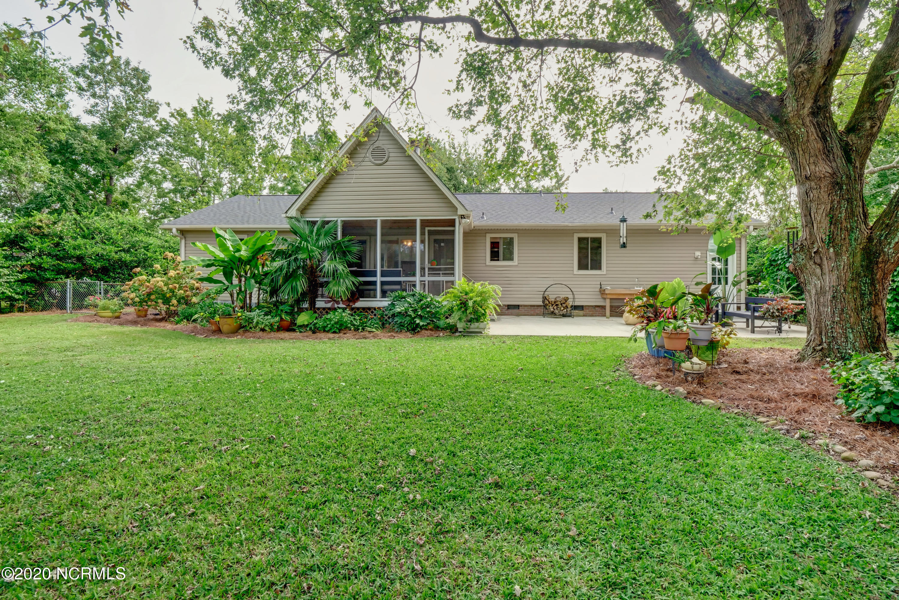520 Barksdale Road Wilmington, NC 28409 - Photo 5 of 36 P5000823_4_5_6_7_8_9