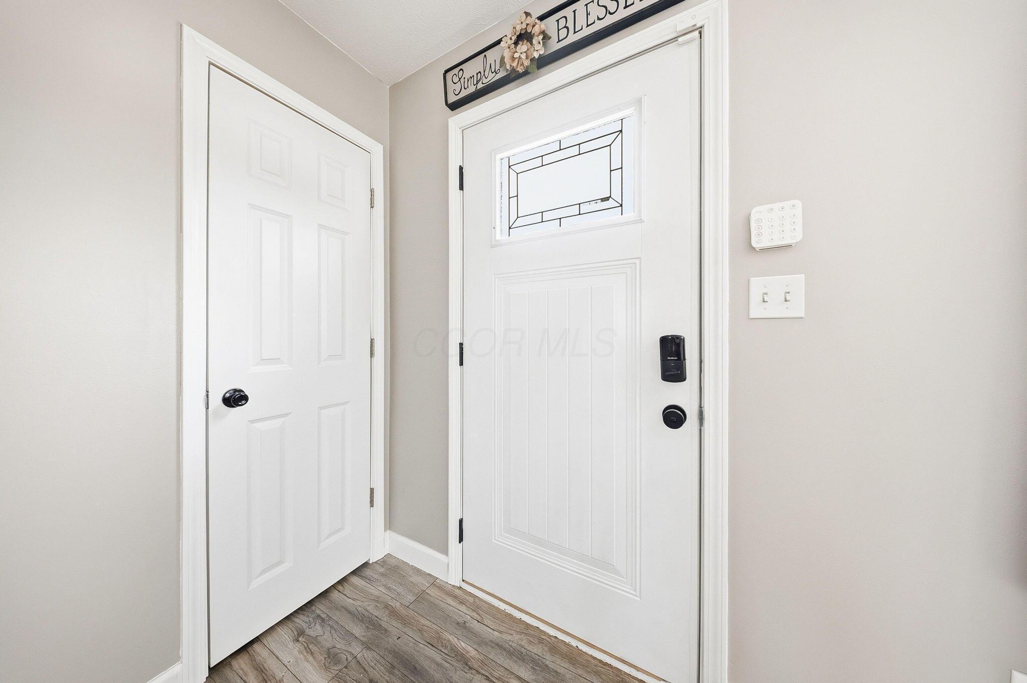 9891 Shepherd Road Lockbourne, OH 43137 - Photo 5 of 57 Front entry w/closet