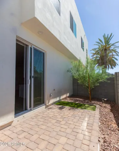 $2,395 | 1850 North 51st Street, Unit 10, Phoenix, AZ 85008