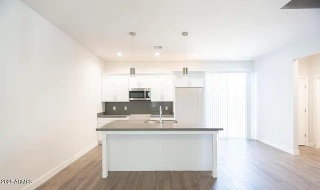 $2,395 | 1850 North 51st Street, Unit 10, Phoenix, AZ 85008