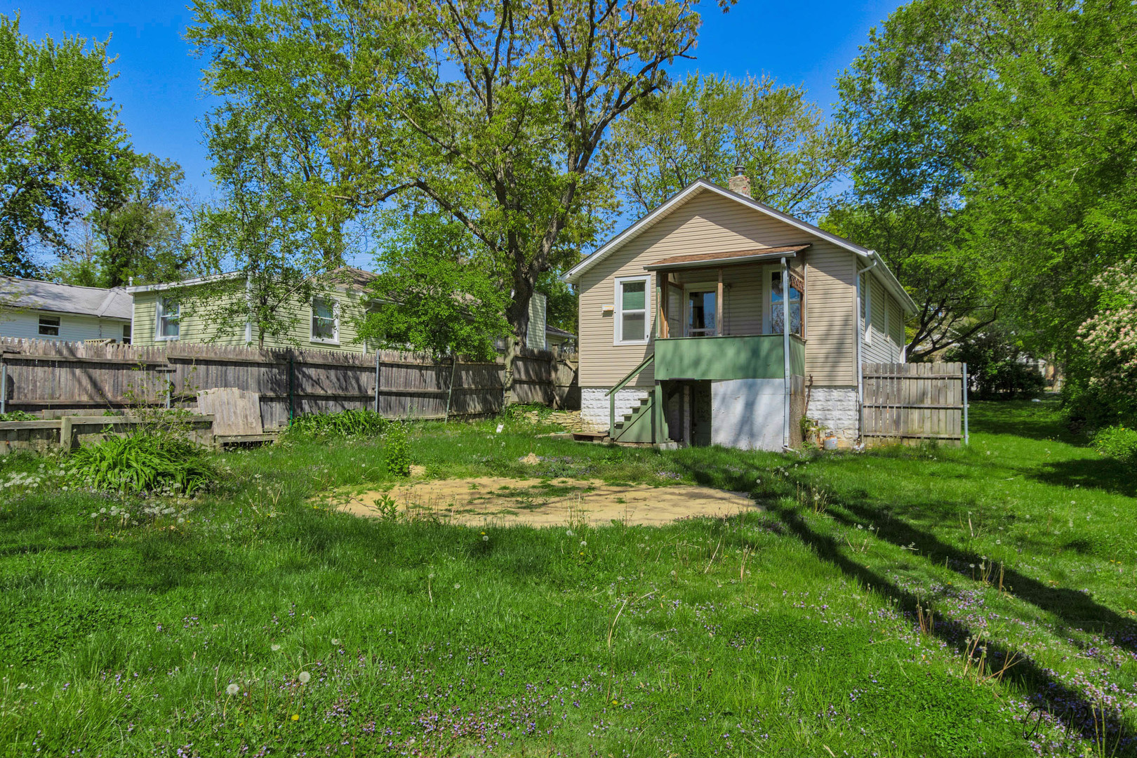 35674 North Wilson Road Ingleside, IL 60041 - Photo 2 of 18 a front view of a house with garden